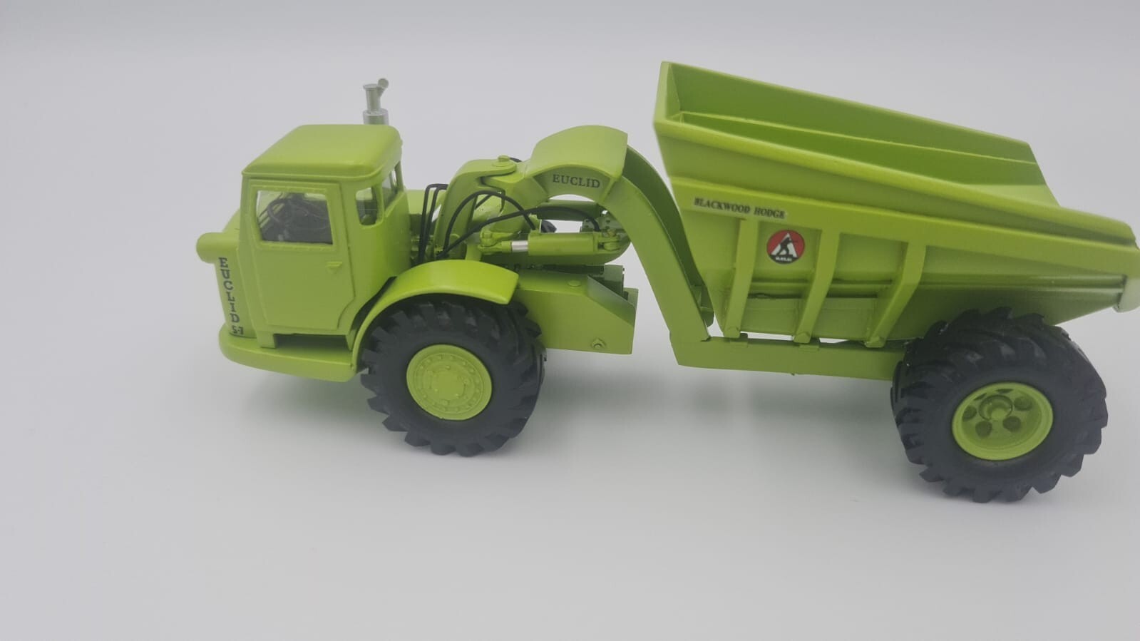 Resin 1/50 Euclid S7 Dump with Cab – Ready Made by Dan Models