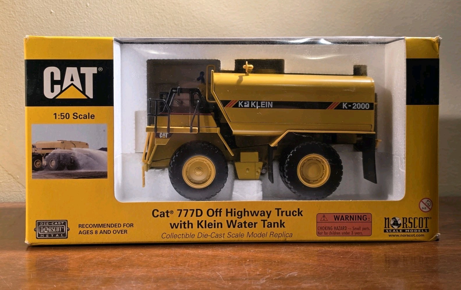 Norscot 55142 Caterpillar Diecast CAT 777D Off Highway Klein Water Truck 1:50