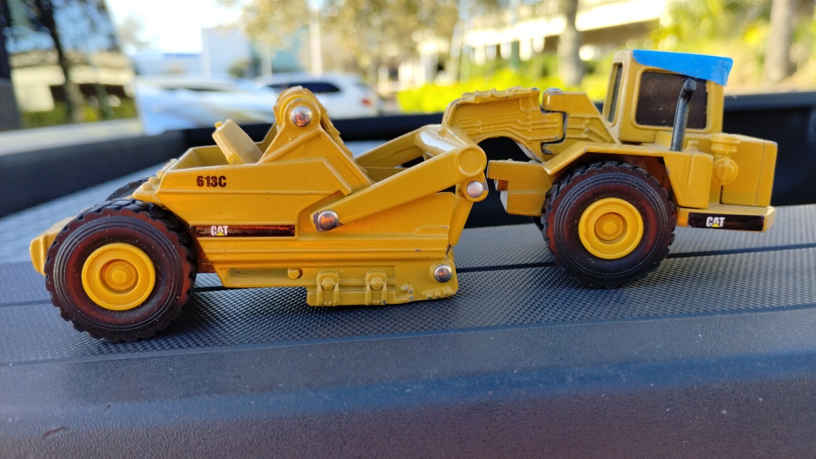 ERTL DIE CAST CAT Caterpillar 613C Wheel Tractor Elevating Scraper 1/64 Scale