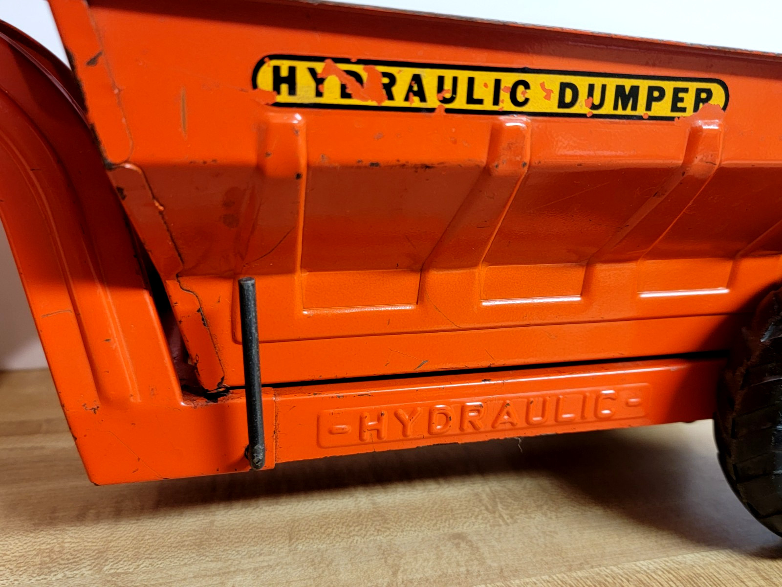 Vintage 1960s NYLINT 4600 HYDRAULIC DUMPER construction toy 23″ Ny Lint READ