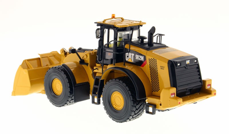 DIECAST MASTERS – CATERPILLAR 982M on tires – 1/50 – DCM85292