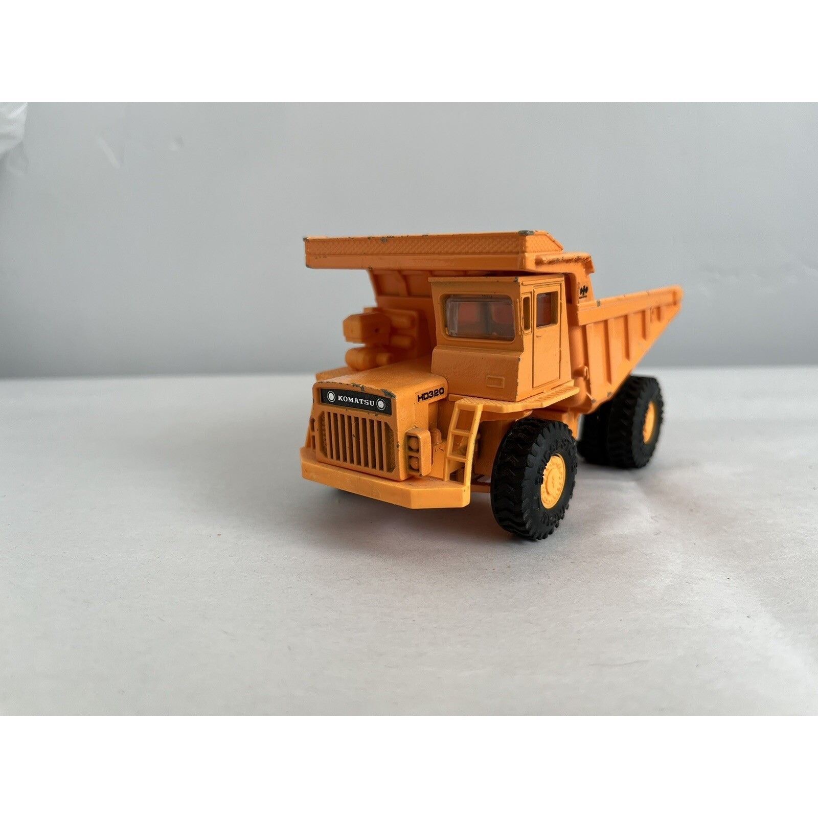 Yonezawa Komatsu Dump Truck Diapet HD320-2 Diecast 1:60 Vintage Japan Toy