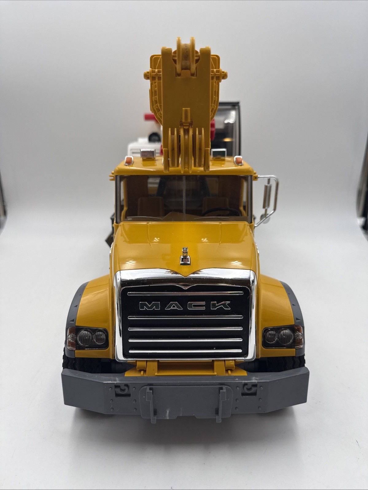 Bruder Mack Granite Liebherr Crane Truck 02818 Yellow 1:16 LTF 1045 Semi-Loader