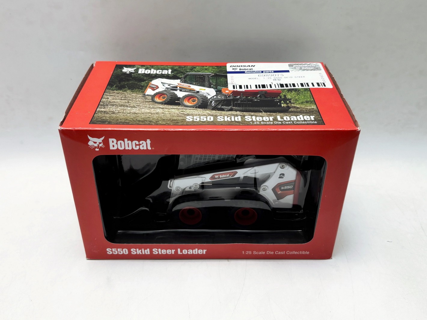 1/25 Scale Bobcat S550 Skid Steer Loader Diecast Model Collection Toy