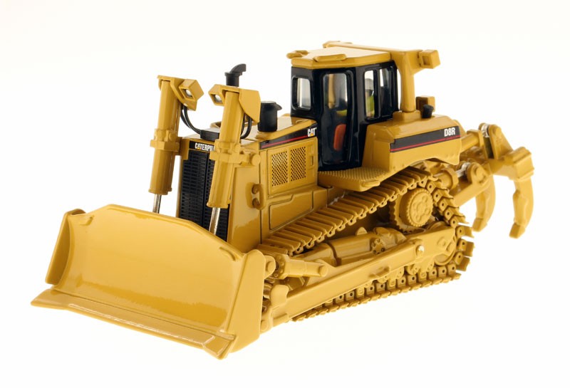 DIECAST MASTERS,Bull CATERPILLAR D8R with metal tracks with driver, 1/50, DCM…