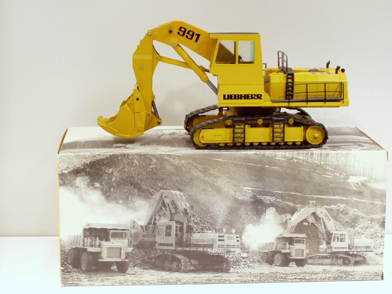 Liebherr 991 Shovel – 1/50 – Conrad #2824 – MIB