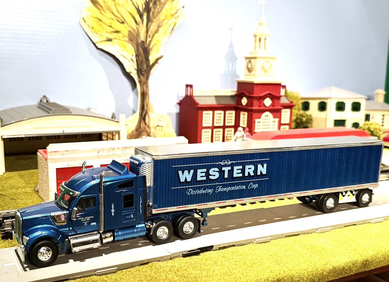 Tonkin Kenworth W900 Western Semi-Truck w/Reefer Trailer 1/53 Die-cast New