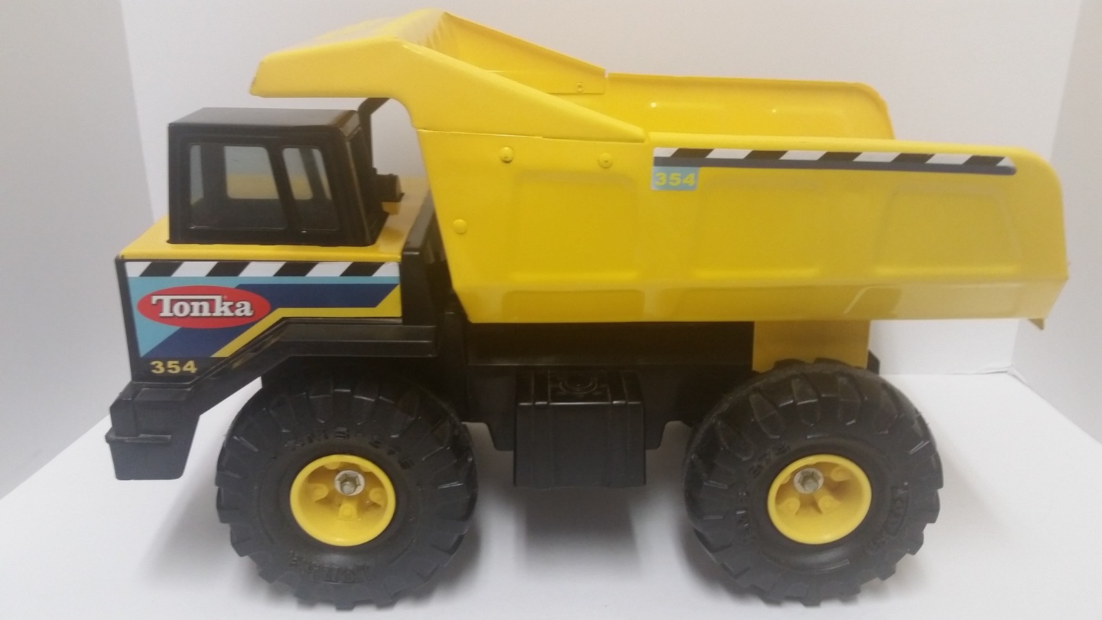 Tonka Yellow Metal and Plastic Dump Truck 354