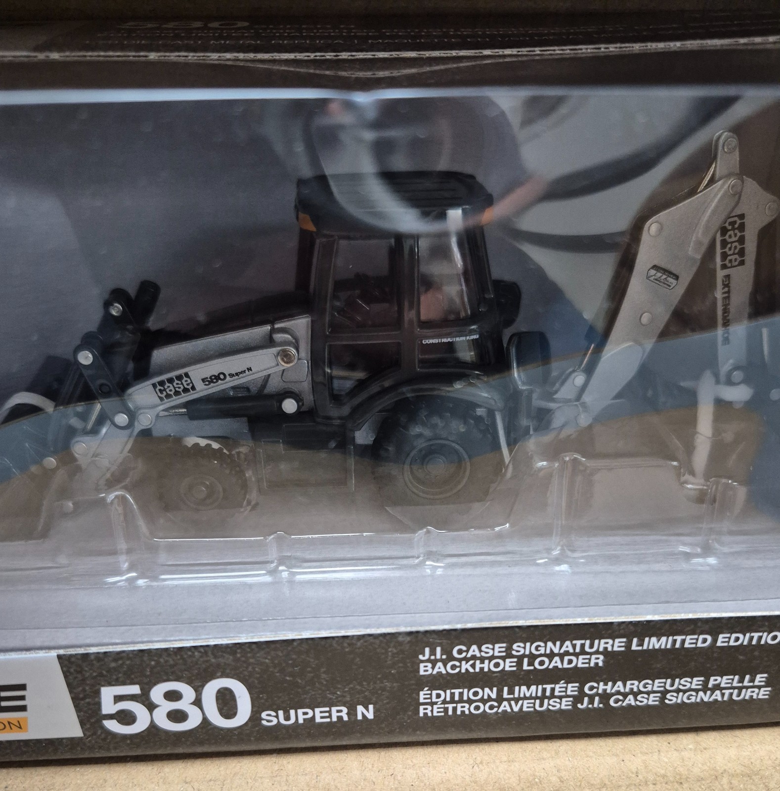 1/50 JI Case 580 Super N Backhoe Loader, Silver Signature Limited Edition, ERTL