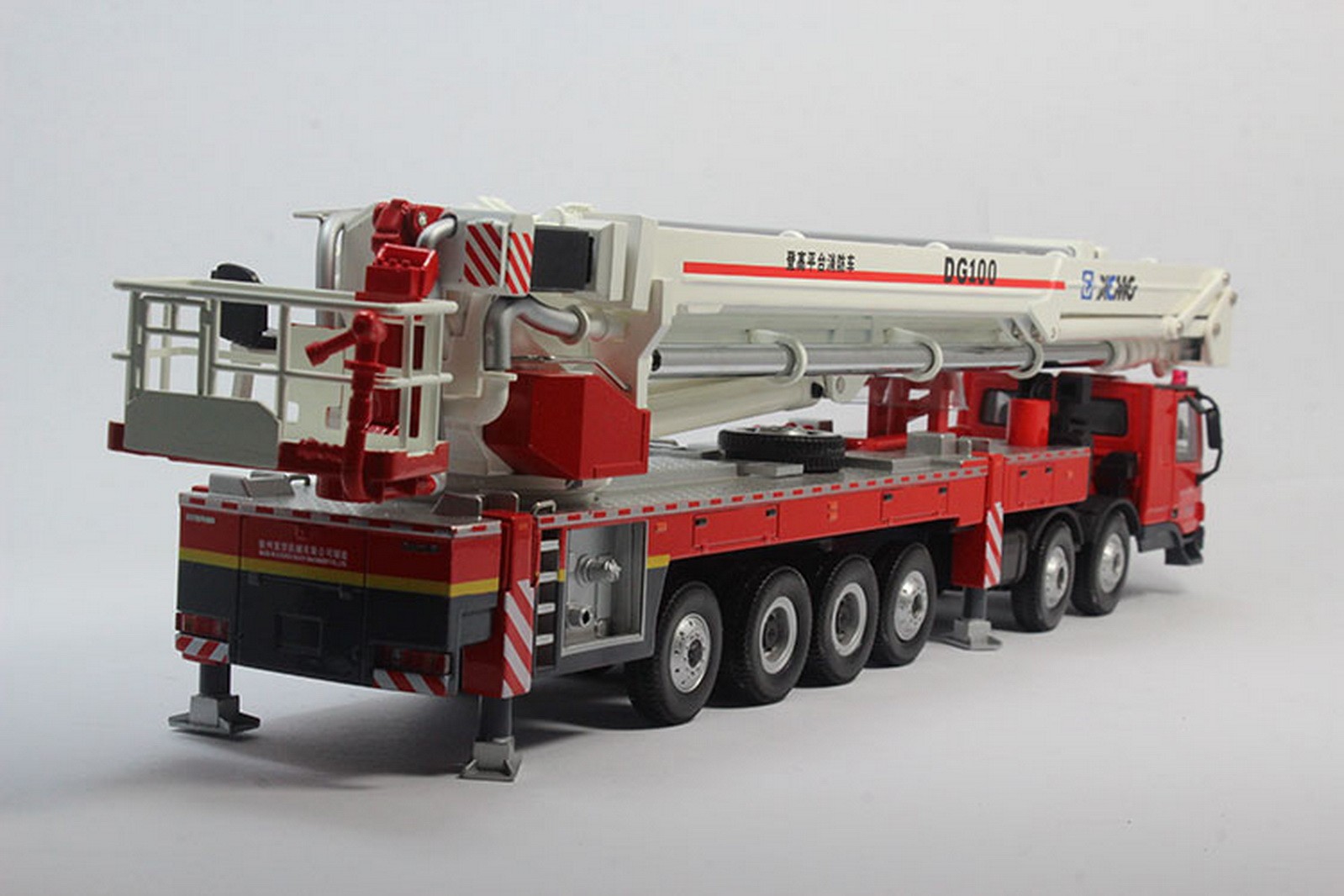 1/50 Scale XCMG DG100 Aerial Platform Mercedes Benz Fire Truck Diecast Model