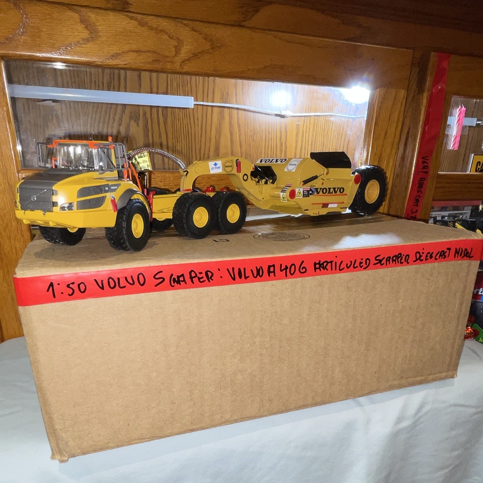 Volvo A40G Articulated Scraper Diecast Construction Model 1:50 Yellow Gray