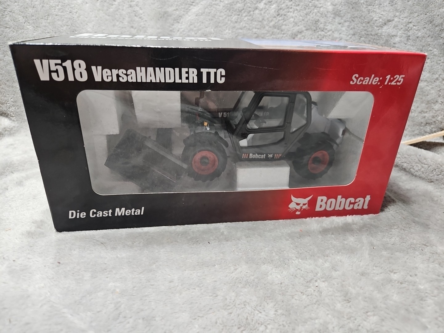Bobcat V518 Versahandler TTC 1:25 Scale Diecast Model 6901258