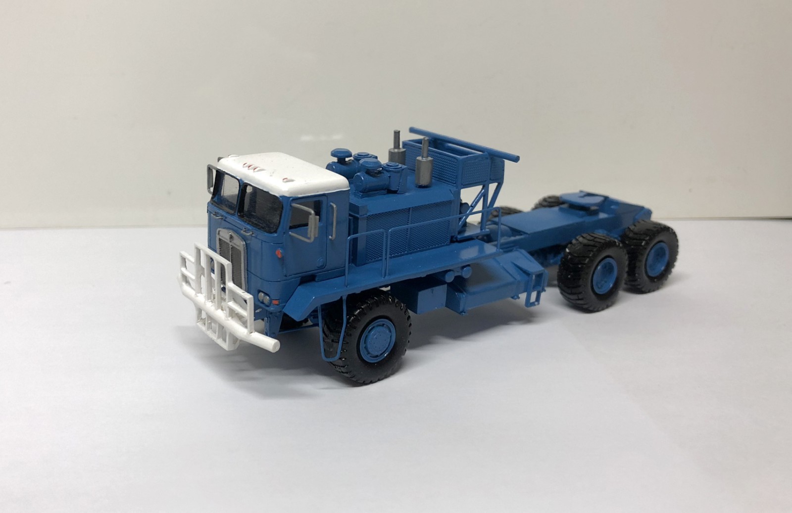 HO 1/87 Kenworth 993 COE Oilfield – Blue – Ready Made Resin Model