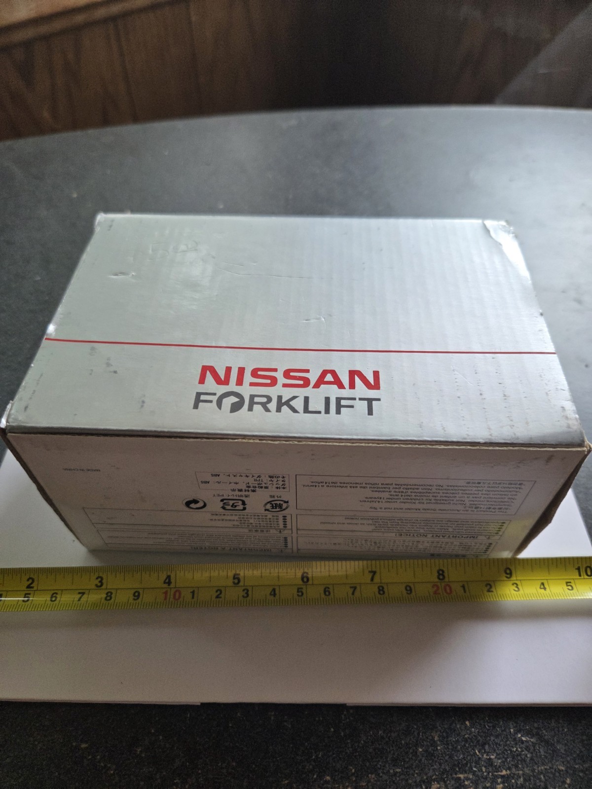 Nissan Z5 Forklift 1:25 Diecast Model Silver Black ABS PET TPR 14+ Years