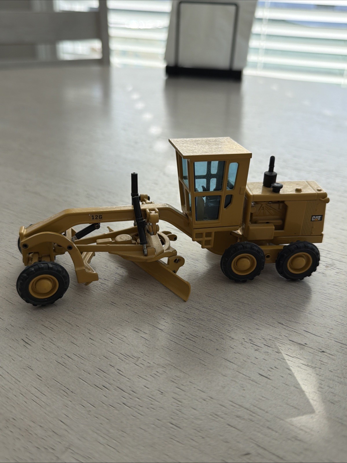 Caterpillar Cat 12G Motor Grader – NZG 1:50 Scale Diecast Model