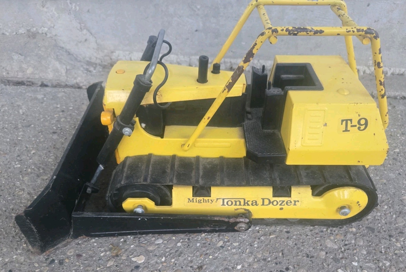 Mighty Tonka T-9 Turbo Diesel Bulldozer 17″ Excellent Tracks Works 1970s / 1980s