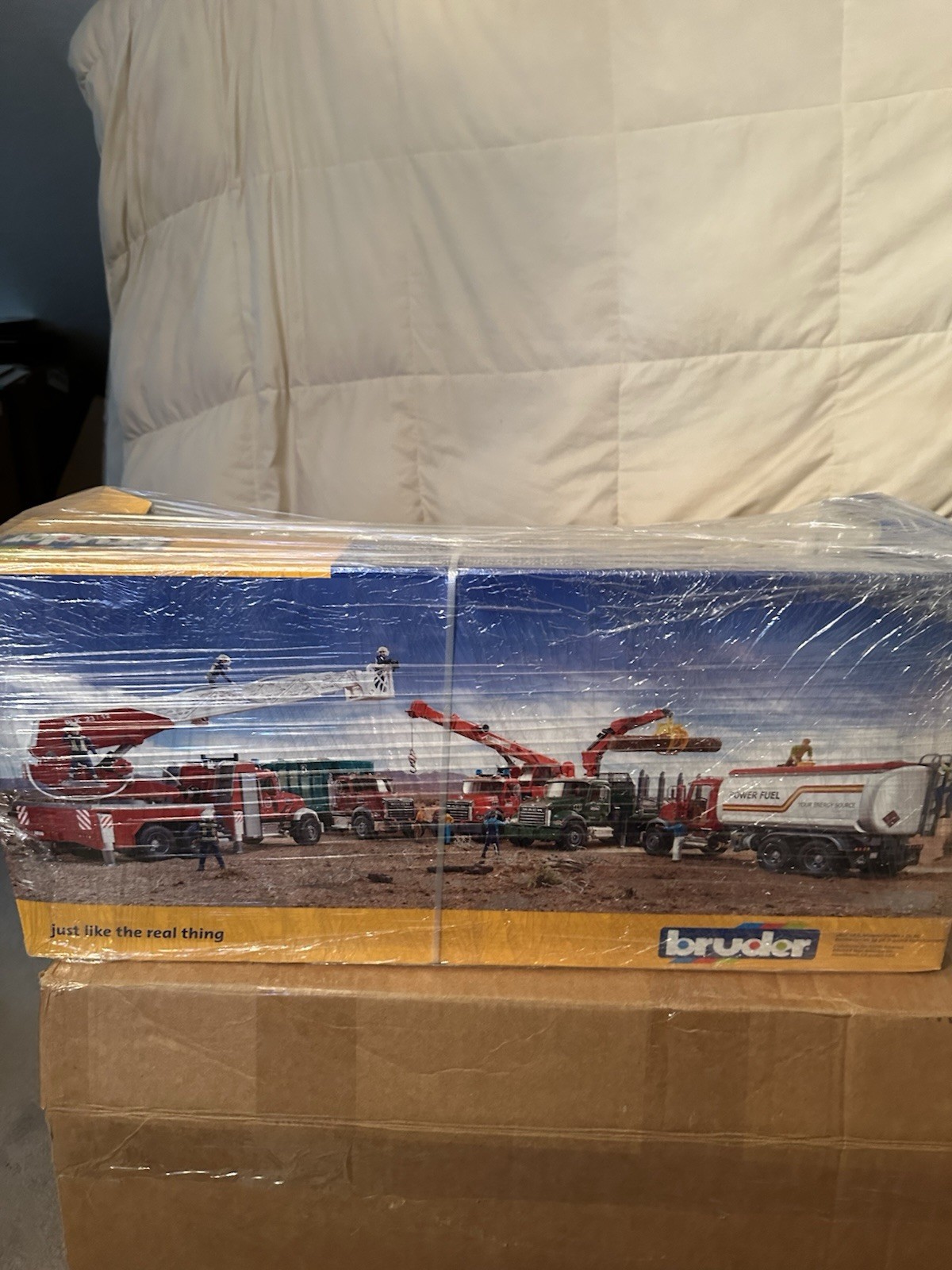 Bruder 1:16 Mack Crane Truck Construction Vehicle Yellow Unopened Box