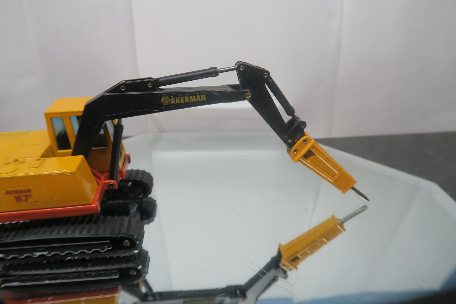 JOAL COMPACT #249 1/50 SCALE AKERMAN H7C EXCAVATOR W/HYDRAULIC HAMMER W/BOX!