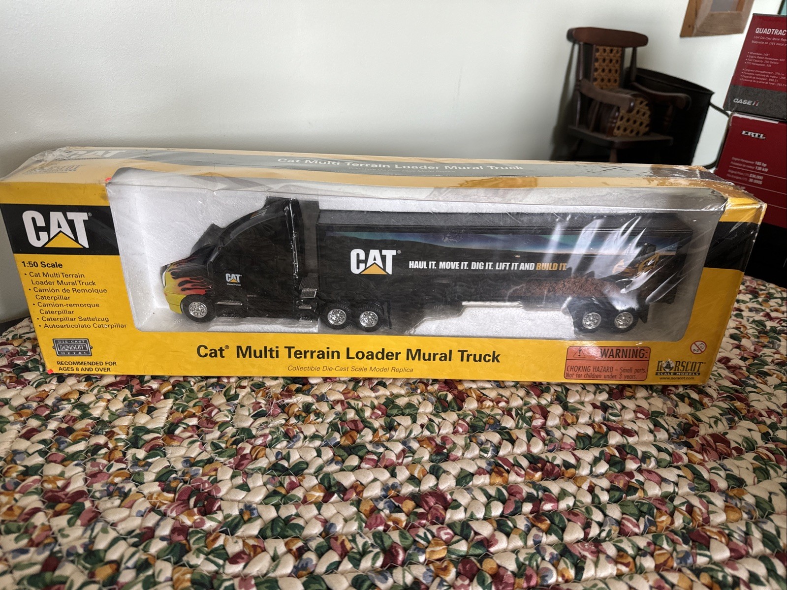1/50 Norscott Cat Multi Terrain Loaded Mural Truck