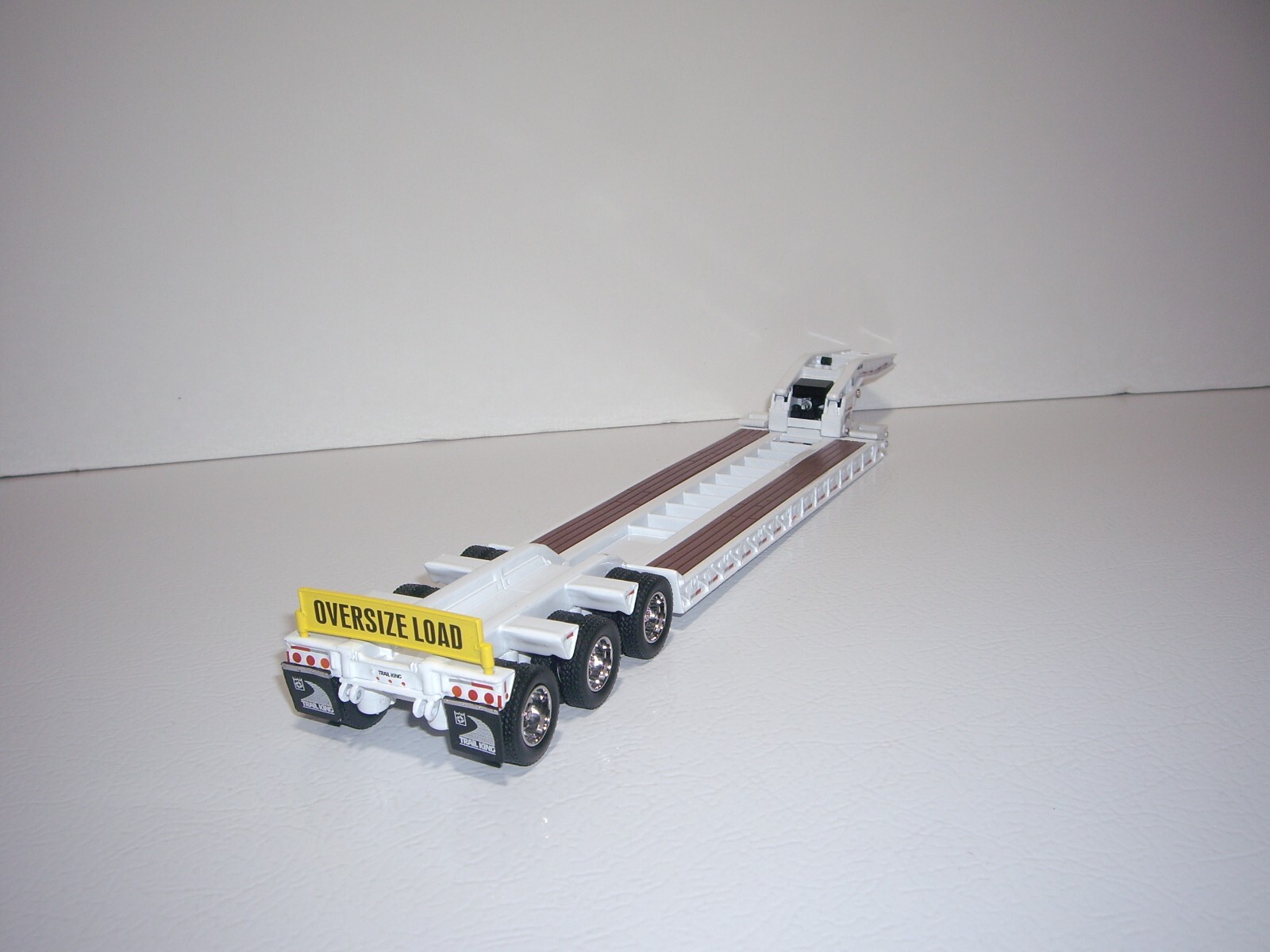 DIECAST MASTERS 1/50 WHITE TRAIL KING TRI-AXLE LOWBOY SAME SCALE AS FIRST GEAR
