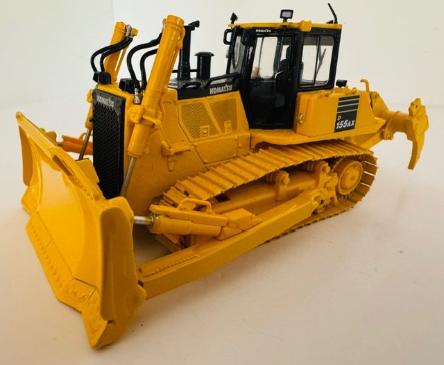 1:50 Komatsu D 155 AX-7 Bulldozer UH8010 By Universal Hobbies