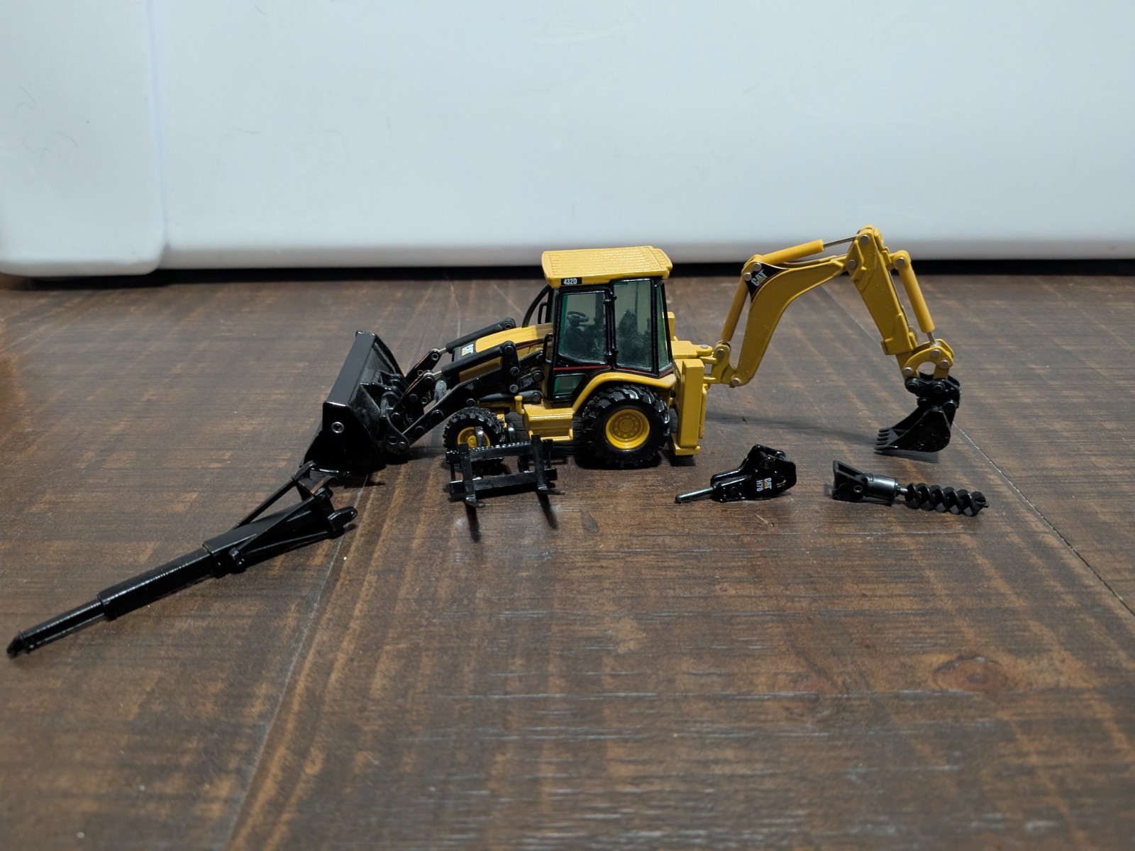 CAT 432ED Side Shift Tractor Backhoe + Work Tools 1/50 Die-cast