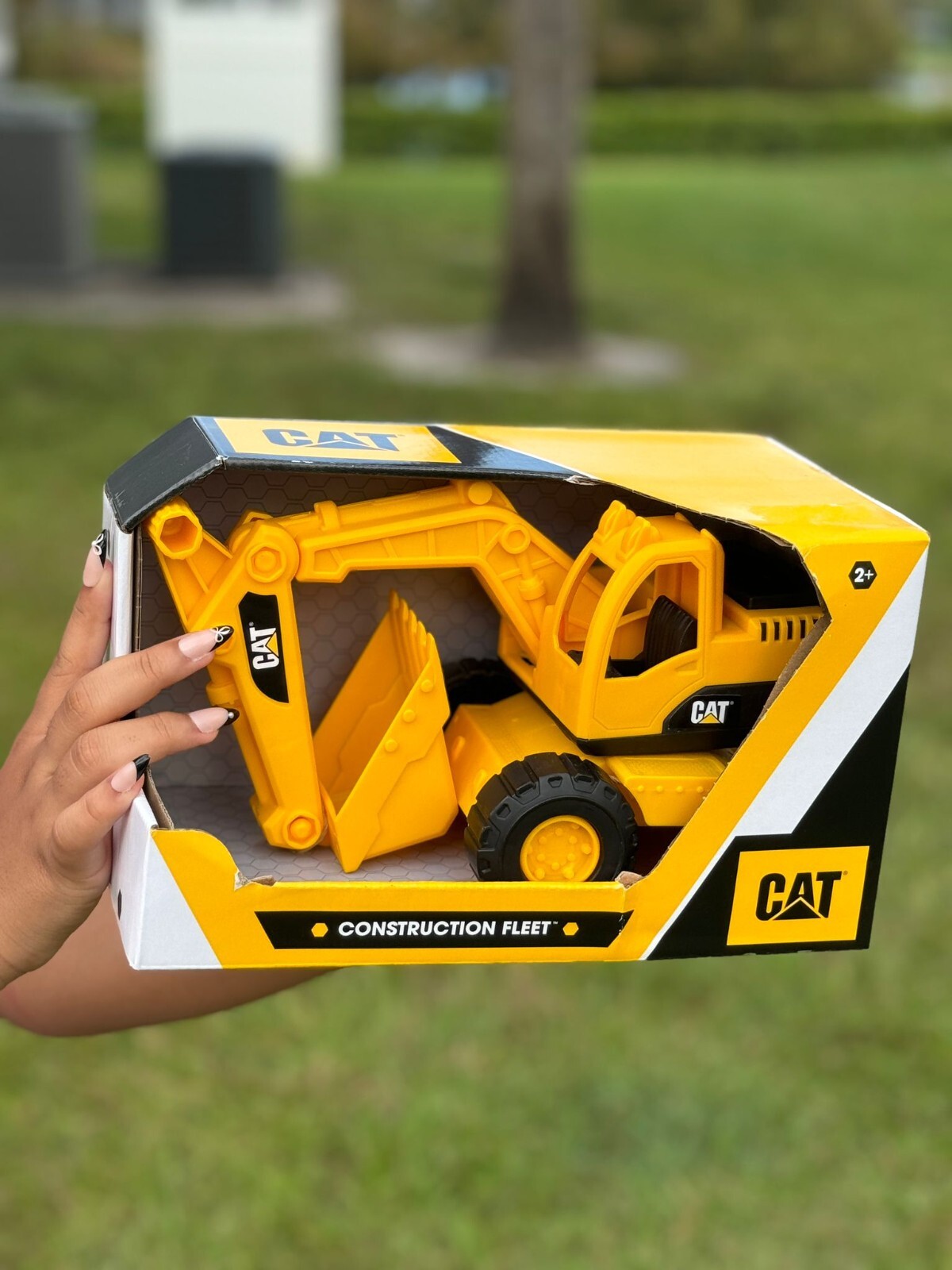 CAT Construction Fleet Excavator, 10″ Push-Powered Vehicle w/Real Working Parts