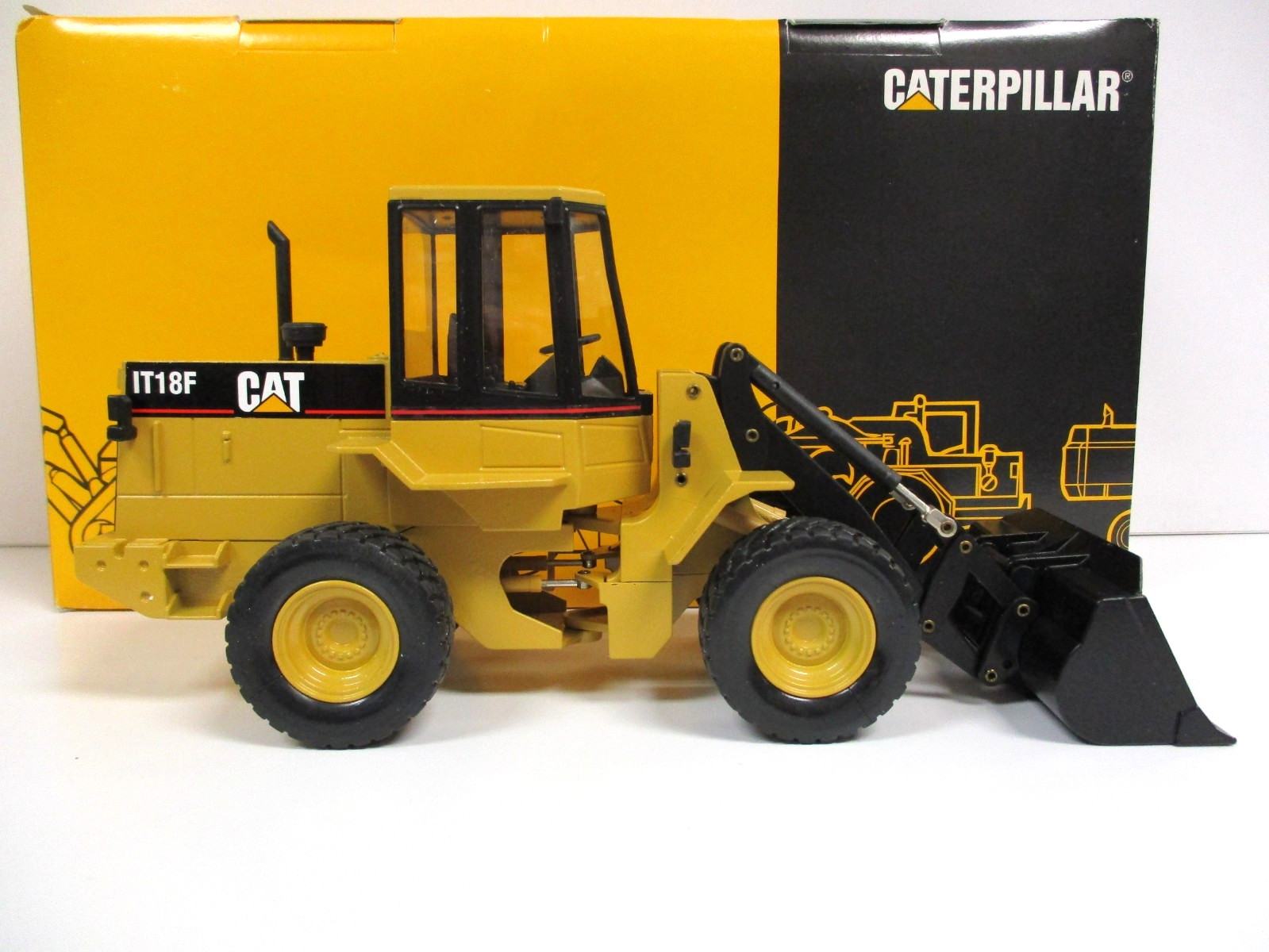 JOAL – CATERPILLAR / CAT 1T18F RUBBER TIRE LOADER – 1/25 DIECAST