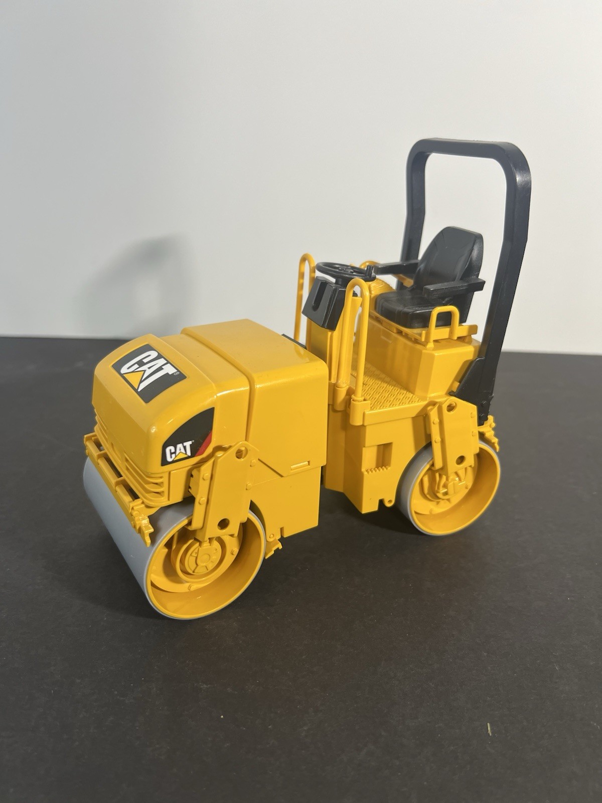 Bruder CAT 7″ Asphalt Drum Compactor Roller Truck Germany 2004 steam roller READ
