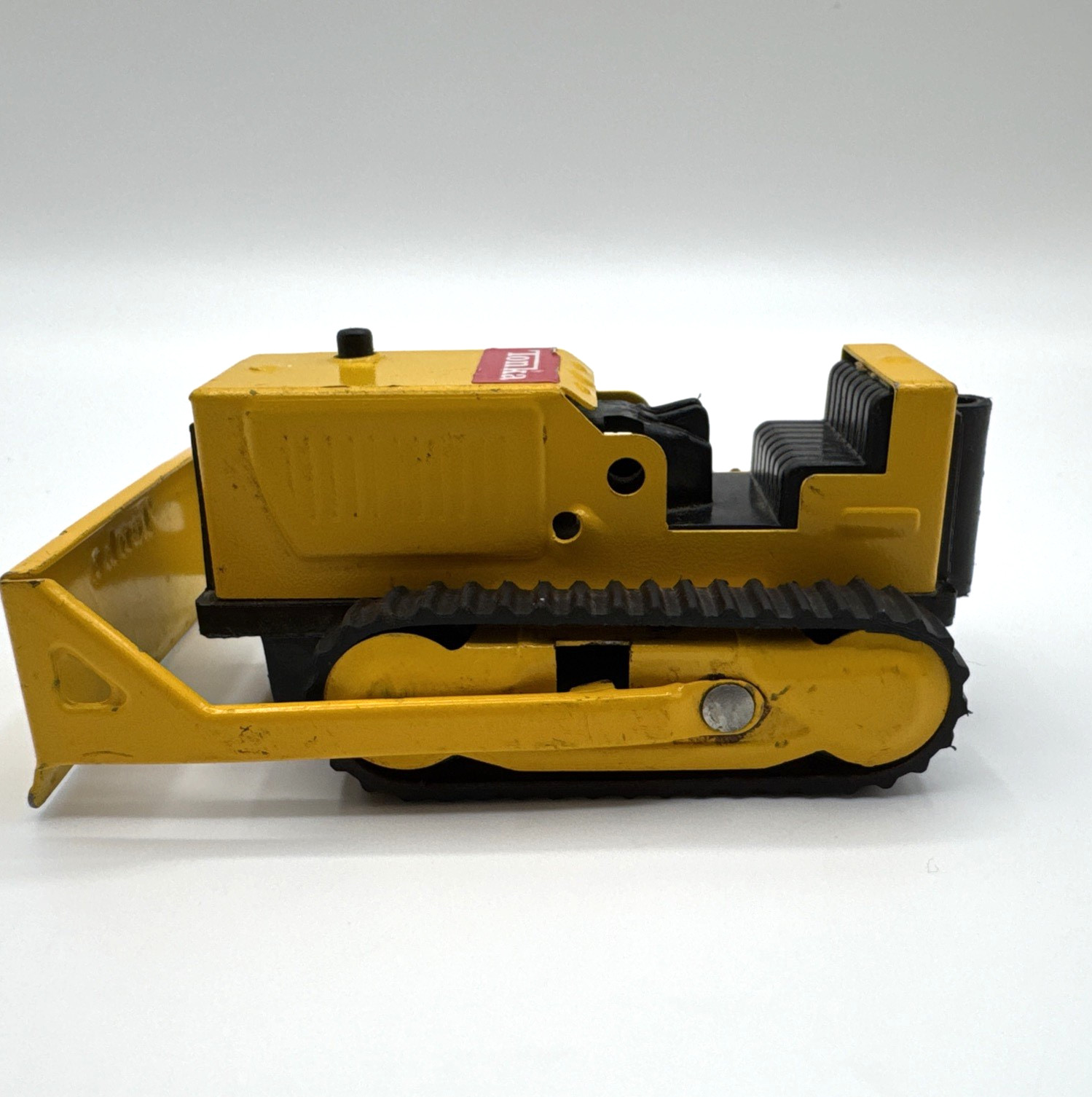 Vintage 1970s Tonka Mini Bulldozer Earthmover Tractor 4″ Diecast Yellow