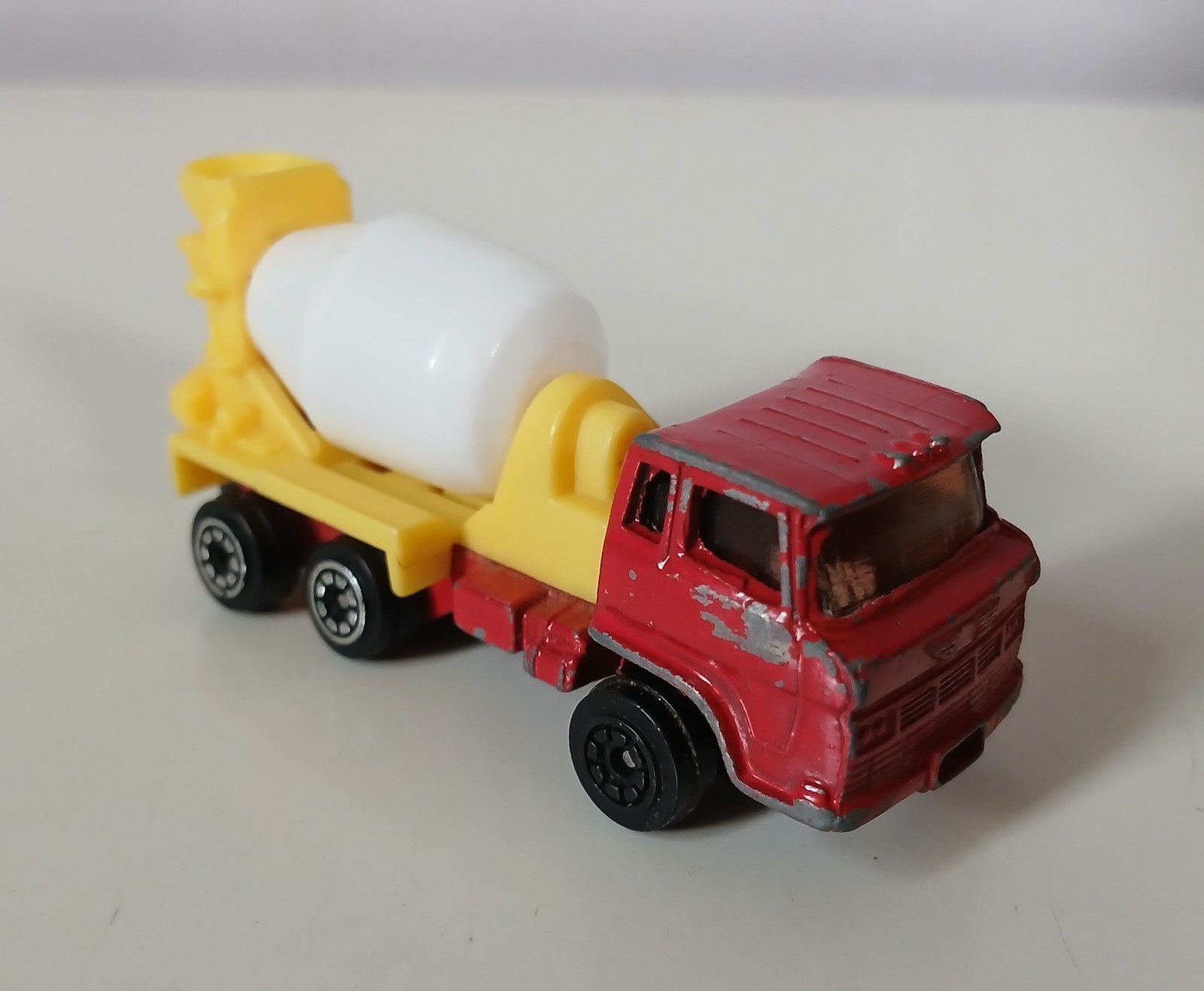 Unbranded Hino Cement Mixer