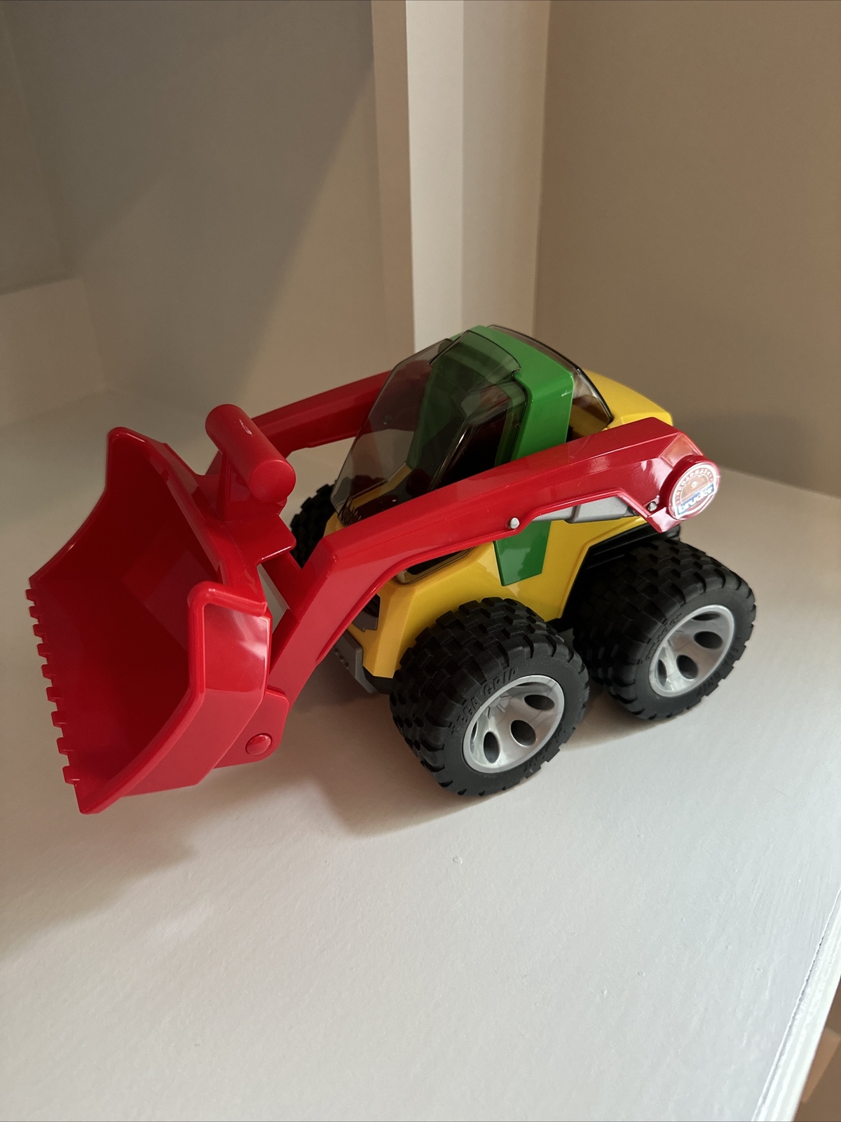 BRUDER ROADMAX LOADER TRUCK GERMANY 2011 EXCELLENT COND 2009/01 RED GREEN YELLOW