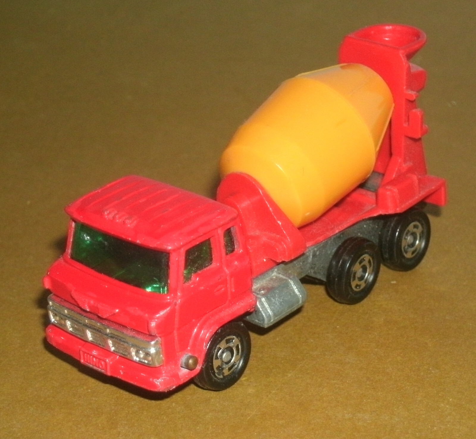 1/102 Scale Hino COE Cement Mixing Truck Diecast Vehicle (3″) Tomica 186 Red