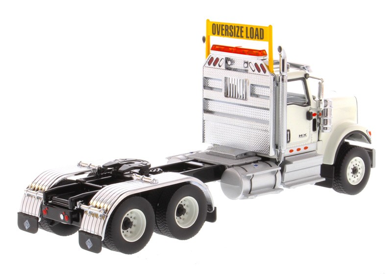 Diecast Masters 71001 1/50 International HX520 Tandem Day Cab Tractor