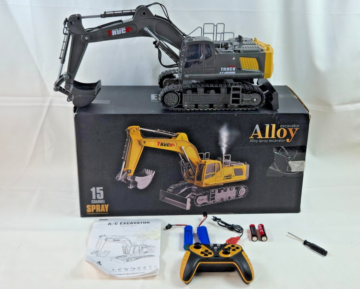 TRUCK 15-Channel RC Excavator Alloy Spray Sound Lights Remote Control Toy 6+