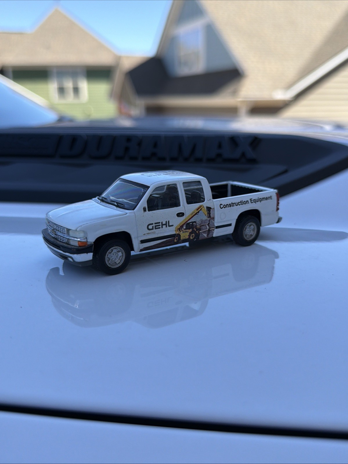 1/50 DCP GEHL CHEVROLET SILVERADO PICKUP