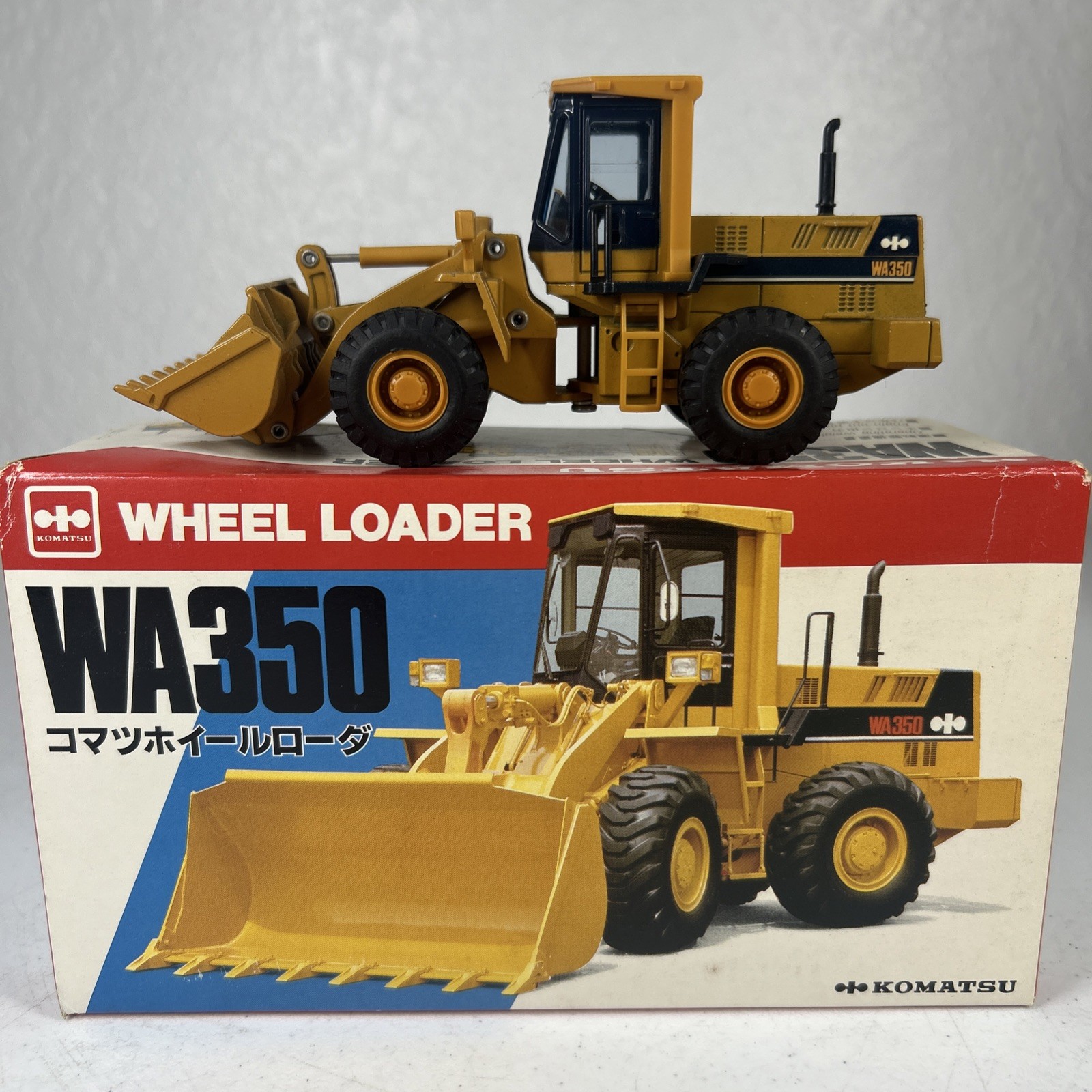 Komatsu WA350 Wheel Loader Shinsei 1:50 Scale Diecast Model #615