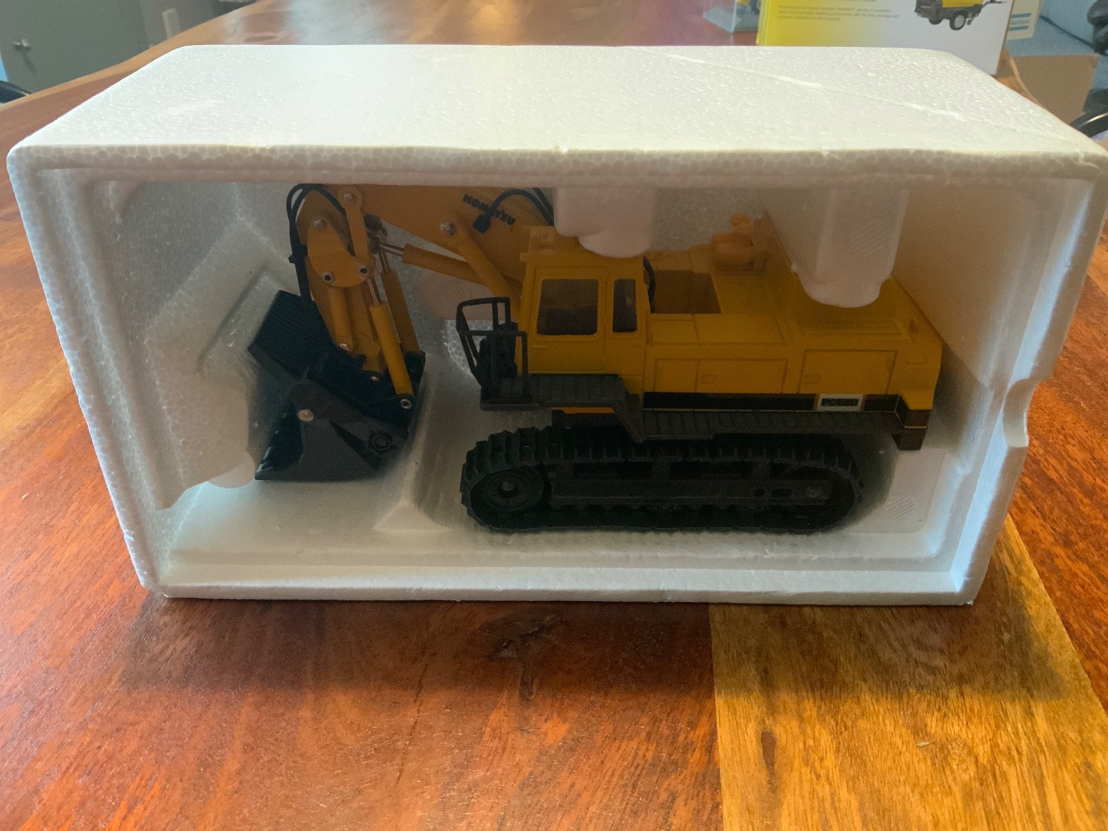 Komatsu PC650 Hydraulic Front Shovel – Shinsei 1:50 Scale Diecast Model