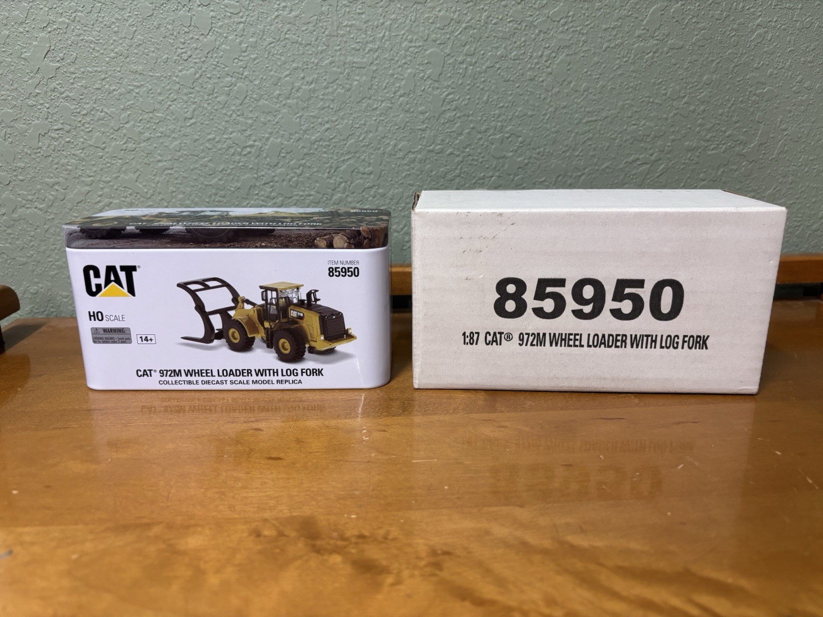 High Line Series HO Scale CAT 972M Wheel Loader with Log Fork 85950