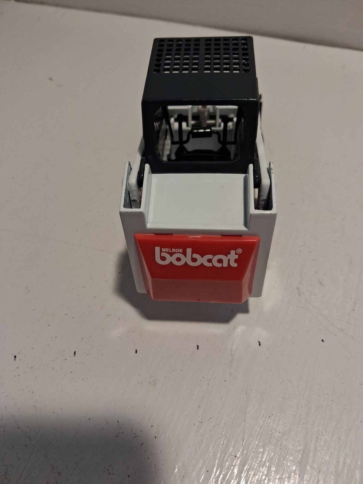 Bobcat 743B Skid-Steer Loader Clover 1:19 Scale Model Excellent Condition