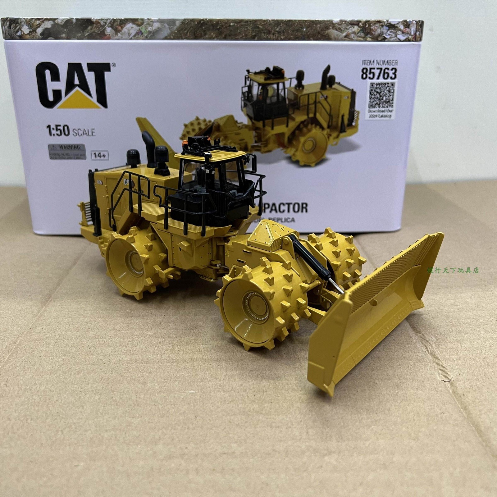 DM 1:50 CAT 836 Caterpillar Landfill Compactor Alloy Forklift Model 85763
