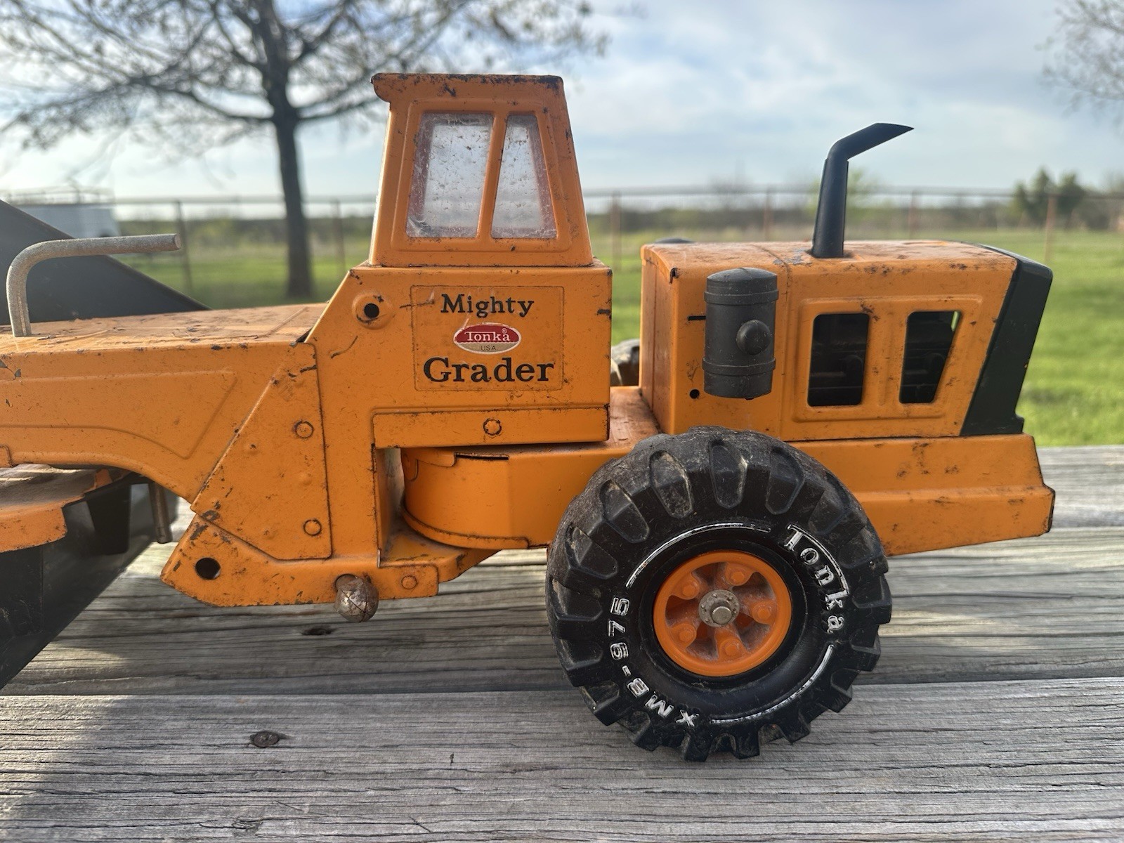 Vintage 1970s Mighty Tonka Road Grader Diesel XMB-975 Orange Pressed Steel NICE