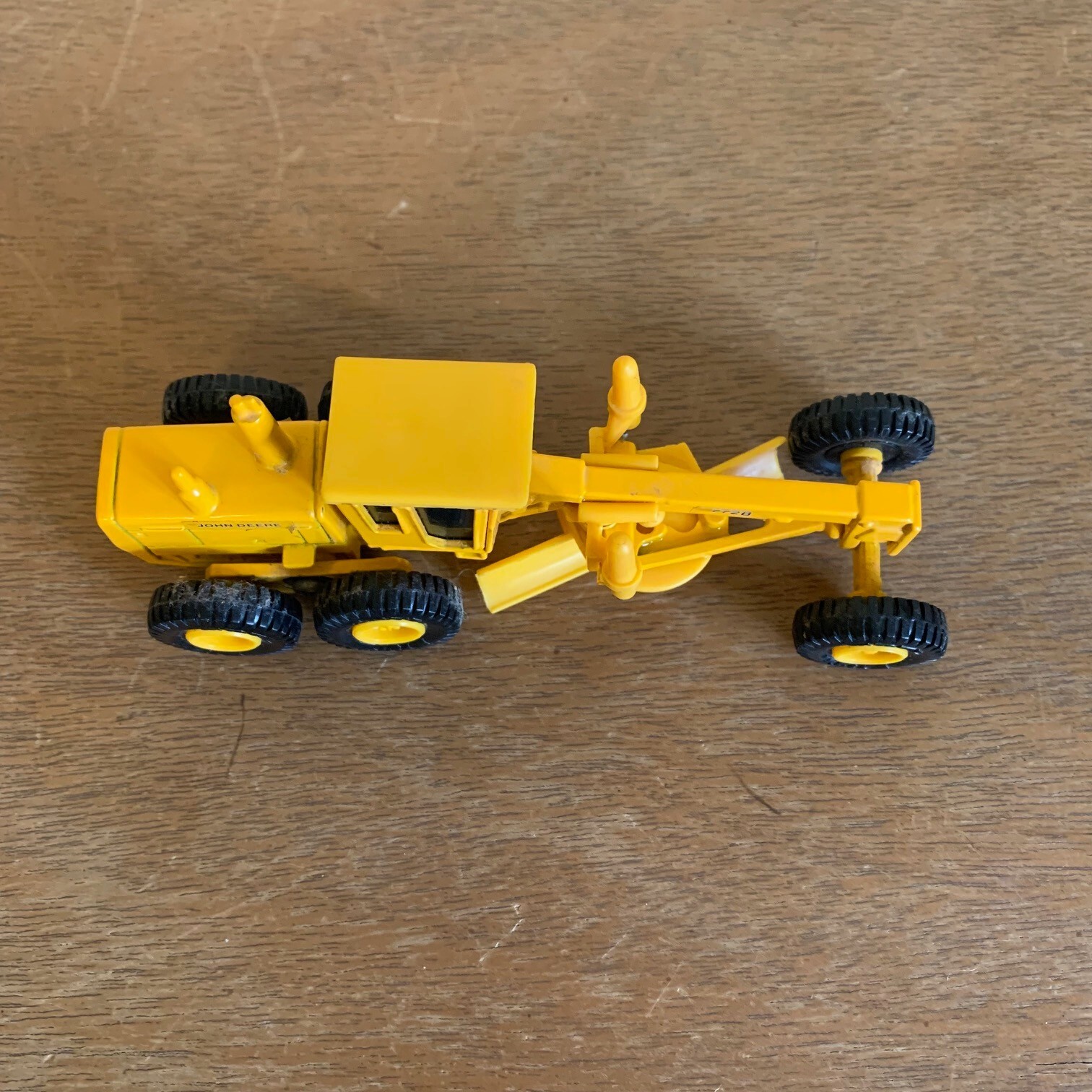 ERTL Diecast John Deere 772B Road Grader