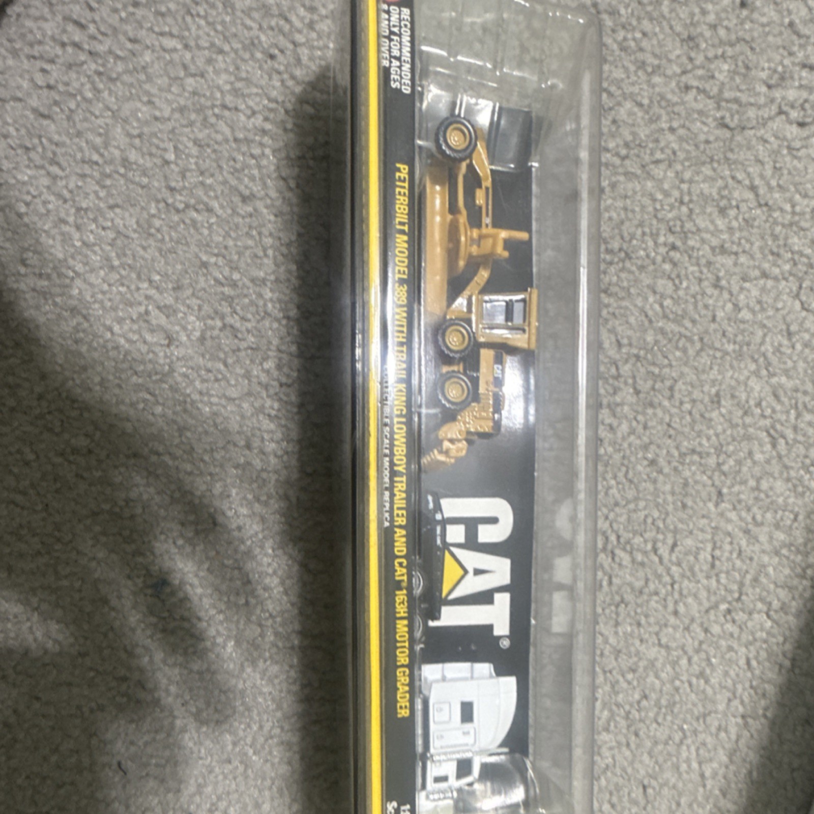 Norscot 1:87 Peterbilt 389 Trail King Lowboy CAT 163H Motor Grader Diecast Model