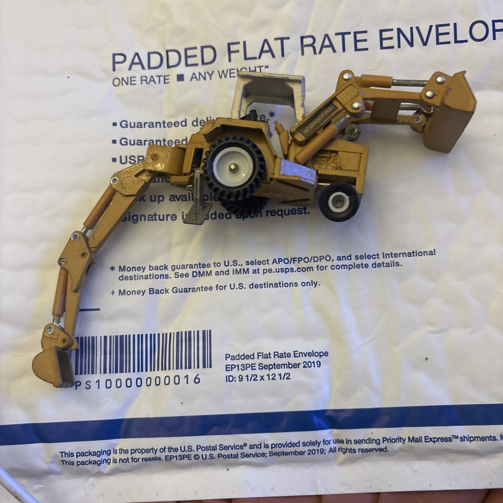 Ertl International Loader and Backhoe, 1/64