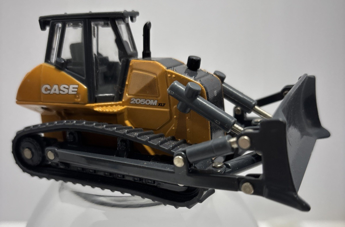 ERTL Case 2050M XLT Crawler Dozer Free Shipping