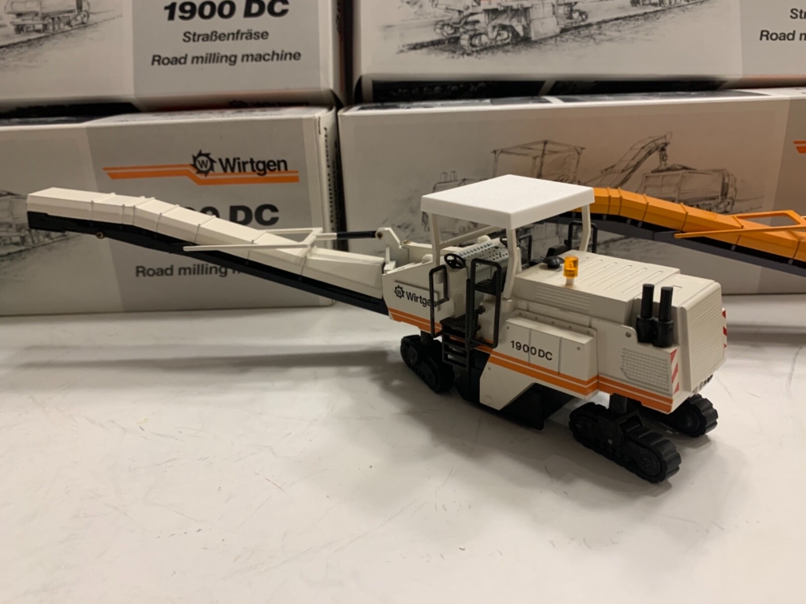 Wirtgen 1900 DC Milling Machine Set of 5 NZG