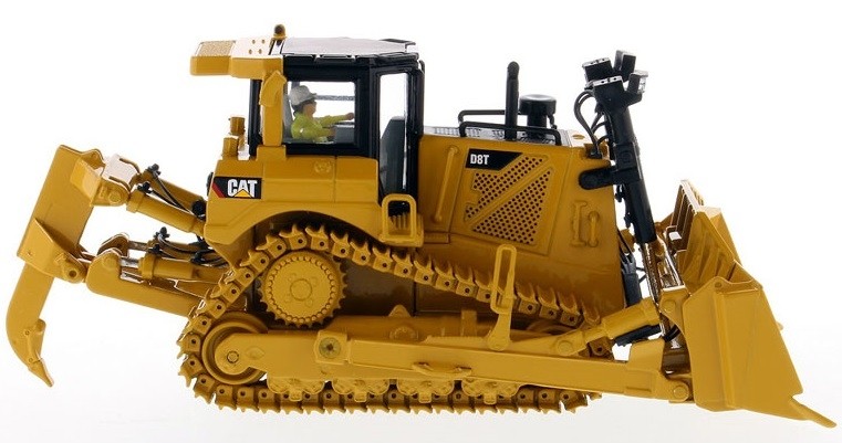 DIECAST MASTERS – Toro CATERPILLAR D8T with Driver and Metal Case – 1/50 -…