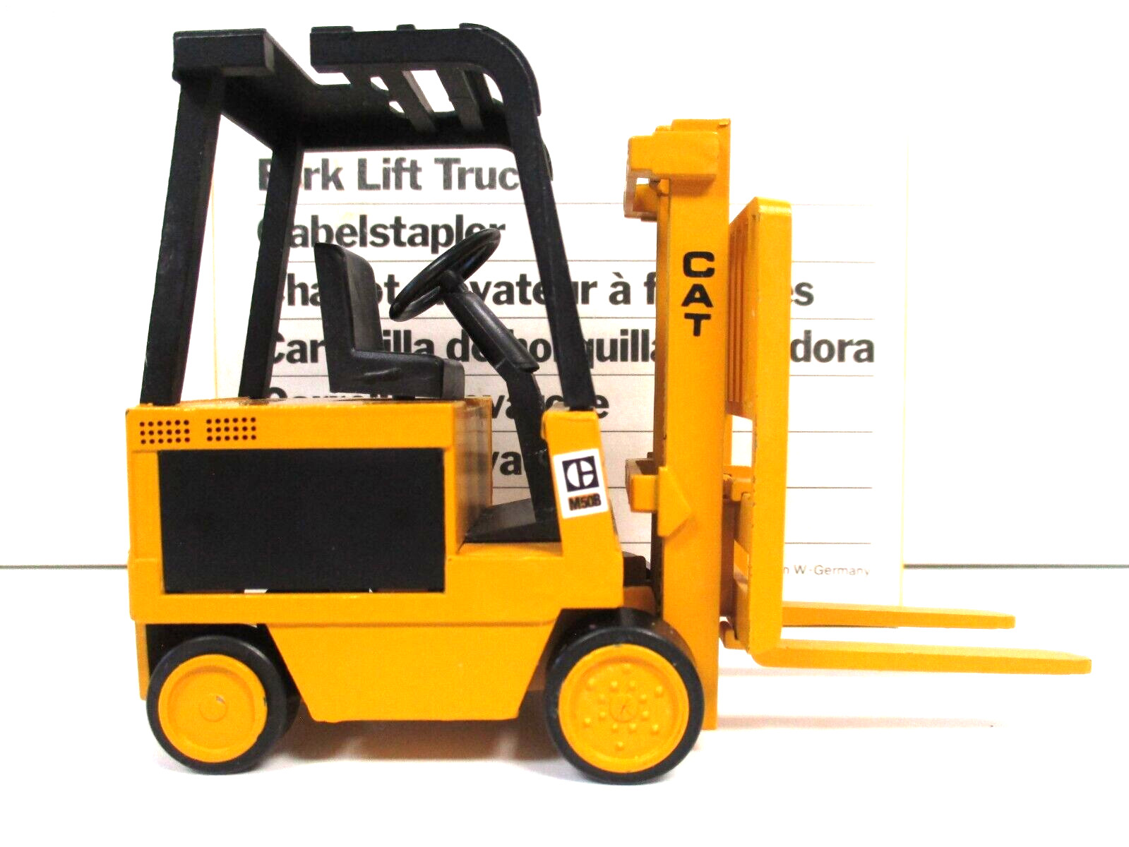 VINTAGE NZG – CATERPILLAR M50B ELECTRIC LIFT TRUCK / FORKLIFT – 1/25 DIECAST