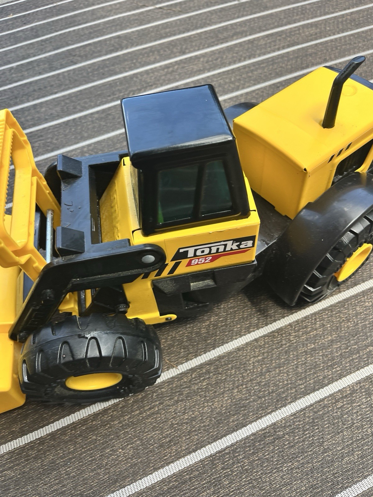 Tonka Steel Classics Front Loader 952 Steel Construction Vehicle Toy